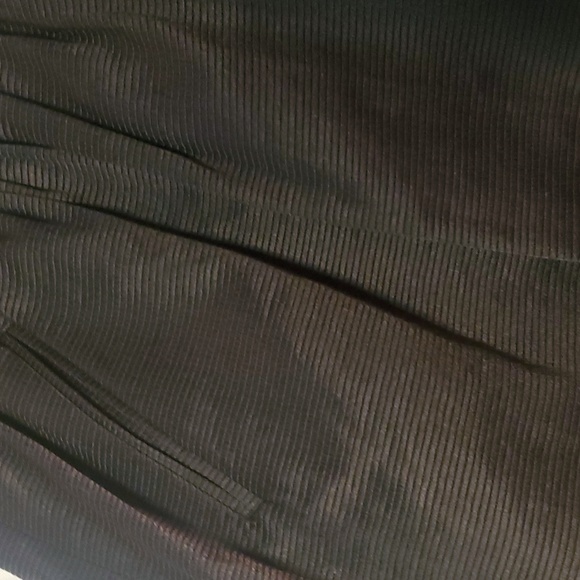 Banana Republic black skirt - Picture 2 of 6